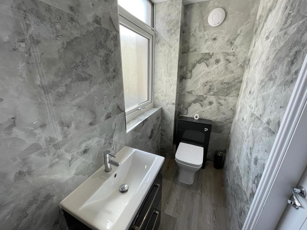 Kimberley Holiday Apartments Cleveleys Extérieur photo